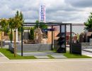 Au&szlig;enbereich mit Steinen, Mauern und Deko zeigt Gestaltungselemente f&uuml;r Garten- und Landschaftsbau